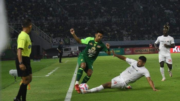 Liga 1 : Persebaya vs Persis, Bajul Ijo Bungkam Persis 2-1