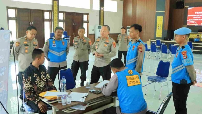 Kapolres Tubaba Pantau Langsung Verifikasi Berkas Penerimaan Calon Anggota Polri 2025