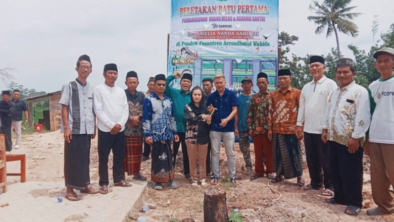 Peletakan Batu Pertama Asrama Ponpes Arroudhotul Wahida : Amelia Nanda Sari Serukan Pendidikan