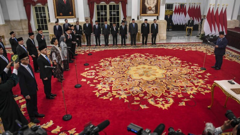 Presiden Prabowo Lantik 31 Duta Besar RI di Istana Negara