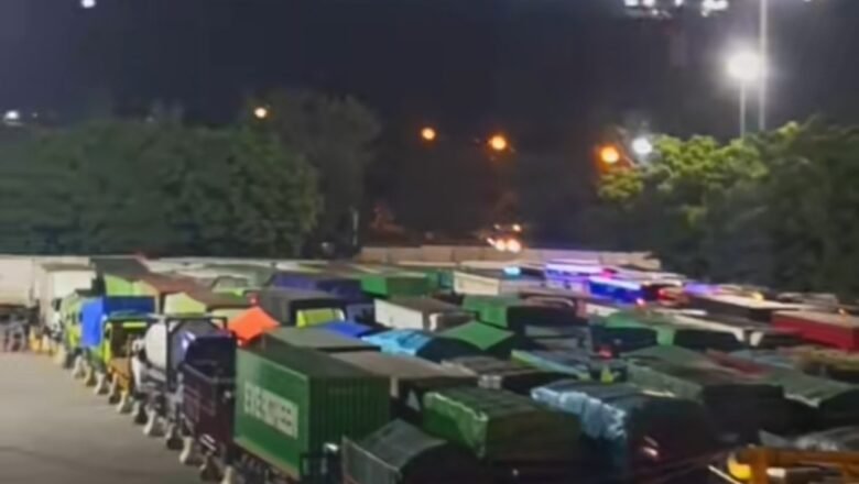 Bus AKAP Memadati Dermaga, Mobil Pribadi Mulai Berdatangan