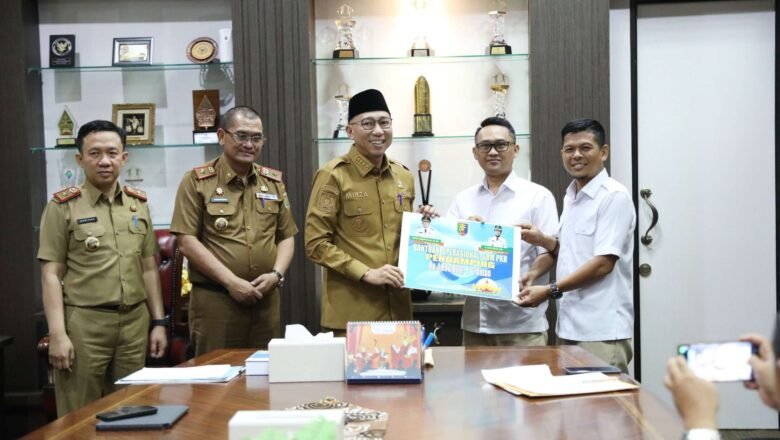 Gubernur Lampung Serahkan Bantuan untuk 1.561 SDM PKH
