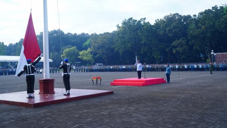 Mabes TNI Gelar Upacara Harkitnas ke-117, Kapuspsi TNI Pimpin Upacara di Cilangkap