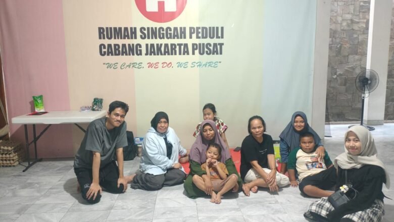 Asmara Dampingi Rizky Jalani Pemeriksaan Mata di RSCM Kirana Jakarta
