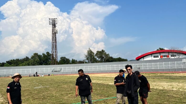 Sikam Bhara Cek Kesiapan Rumput Stadion PKOR Way Halim