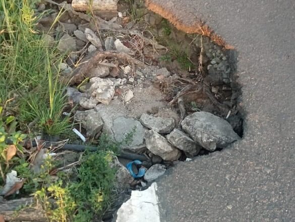 Sudah Ada yang Jatuh! Jalan Rusak di Pahoman Dibiarkan Meski Dekat Rumah Dinas Wali Kota
