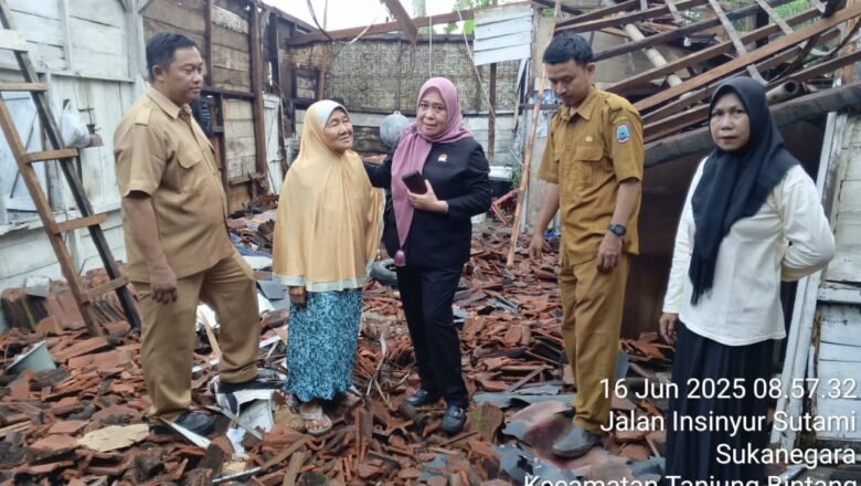 Asmara Tinjau Rumah Roboh Milik Janda Lansia di Tanjung Bintang